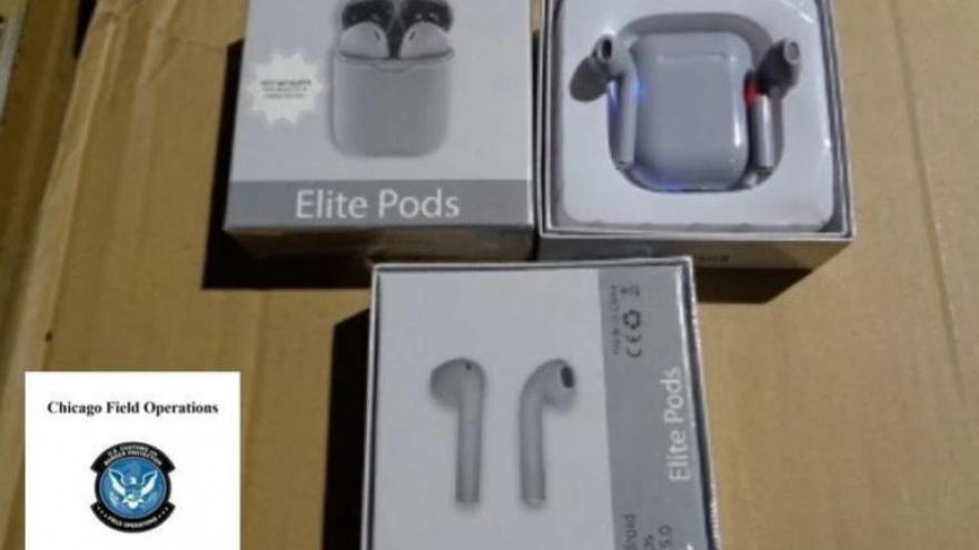 Hải quan Mỹ thu giữ 36.000 AirPods nhái từ Trung Quốc