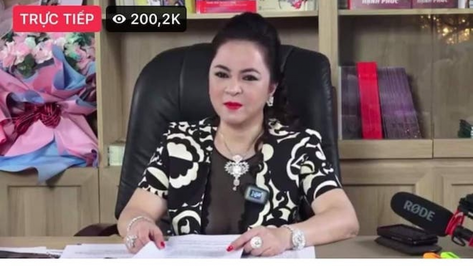 Người dùng internet đổ xô tìm 'Nguyễn Phương Hằng' trên Google, YouTube