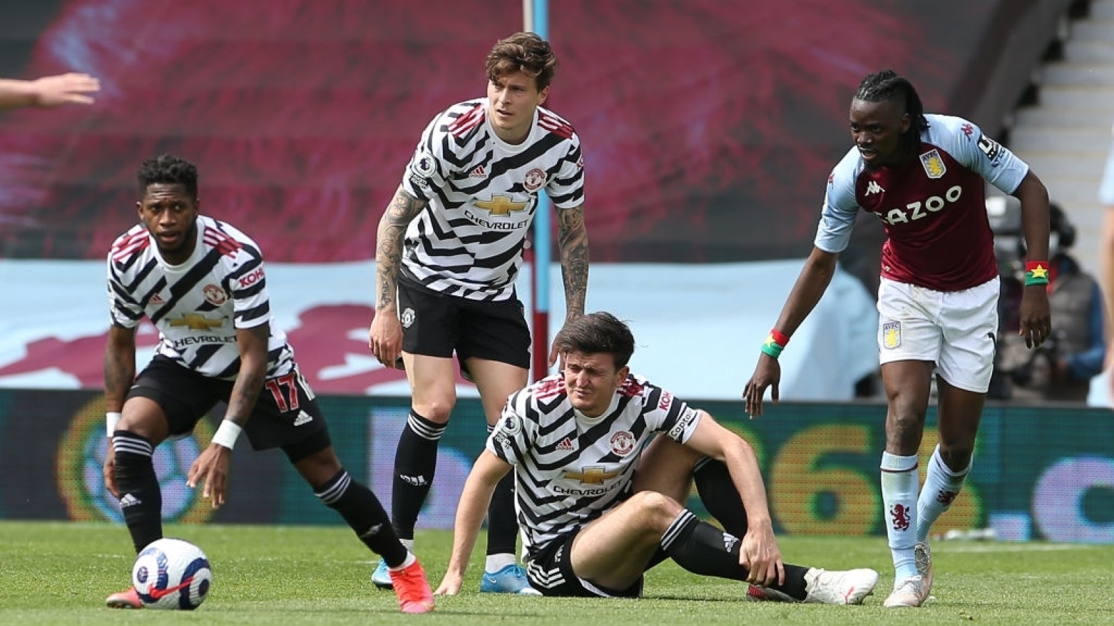 HLV Solskjaer báo tin vui về Harry Maguire