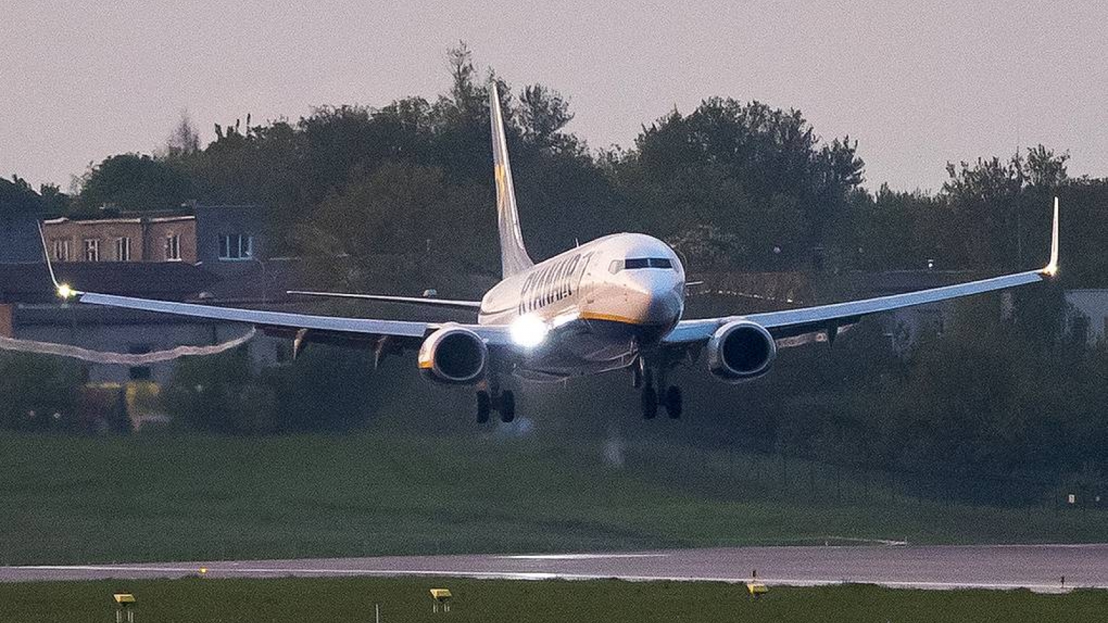 Phản ứng của các bên trước sự cố hạ cánh khẩn cấp máy bay của hãng Ryanair tại Belarus
