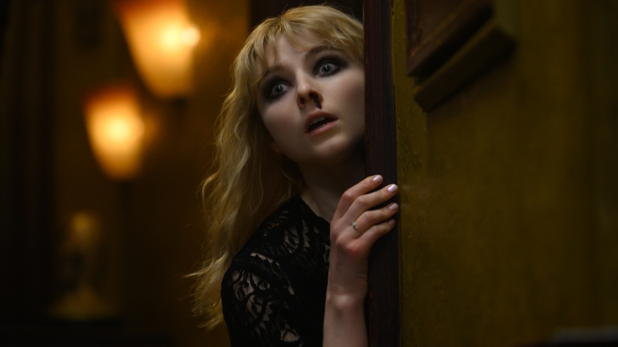 Phim mới của “nữ hoàng Gambit” Anya Taylor-Joy tung trailer u ám đến sởn gai ốc