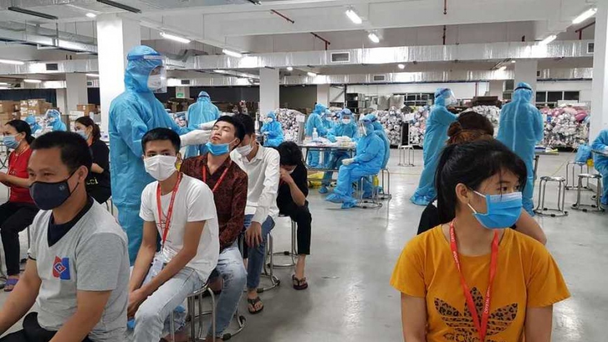 Ngày 26/5, thí điểm cho 200 công nhân ở Bắc Giang tự lấy mẫu test nhanh 