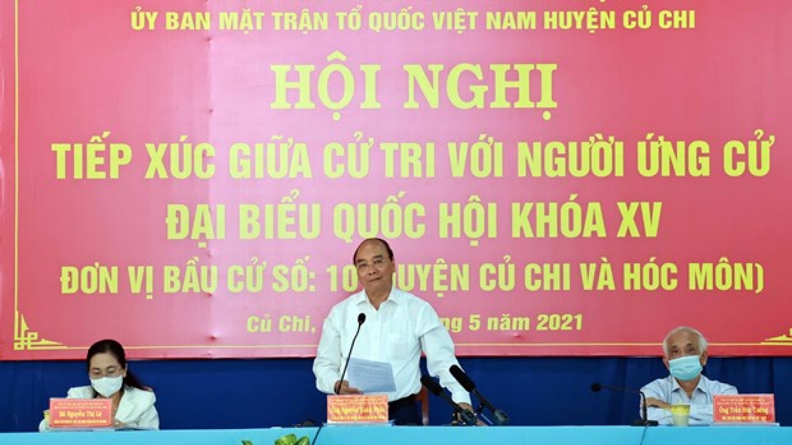 State President Nguyen Xuan Phuc meets HCM City voters