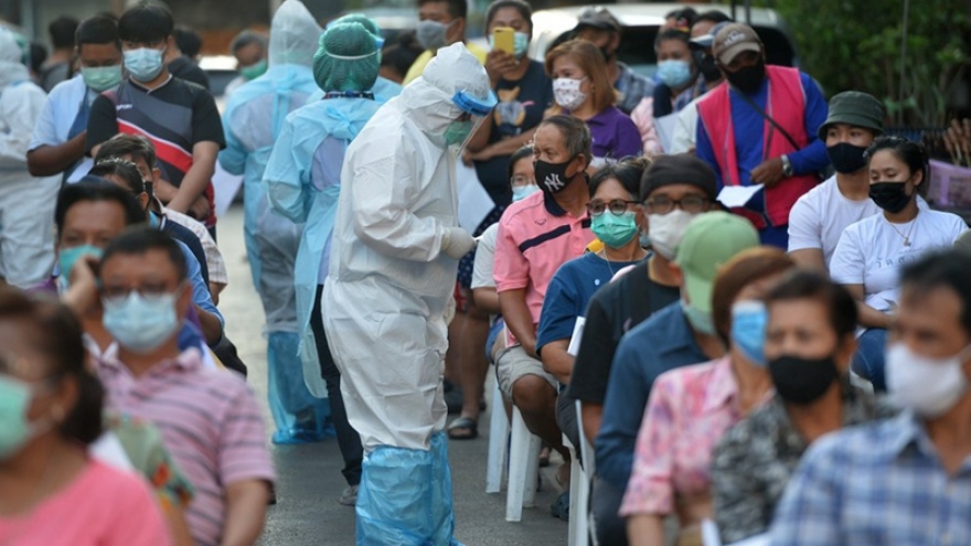 Báo động tình trạng lây nhiễm Covid-19 trong hộ gia đình tại Thái Lan