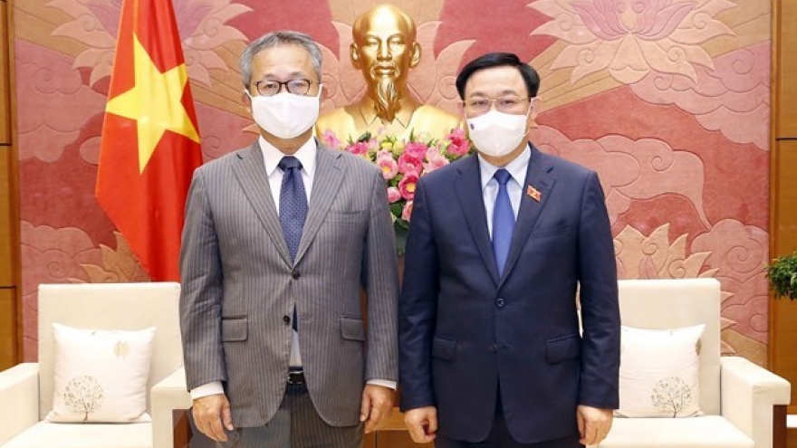 Top legislator hosts Japanese Ambassador