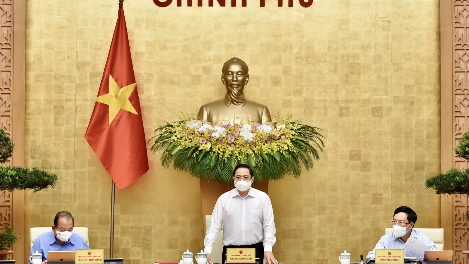 Thủ tướng: Dịch Covid-19 có thể bùng phát bất cứ lúc nào, phải tỉnh táo, xử lý linh hoạt