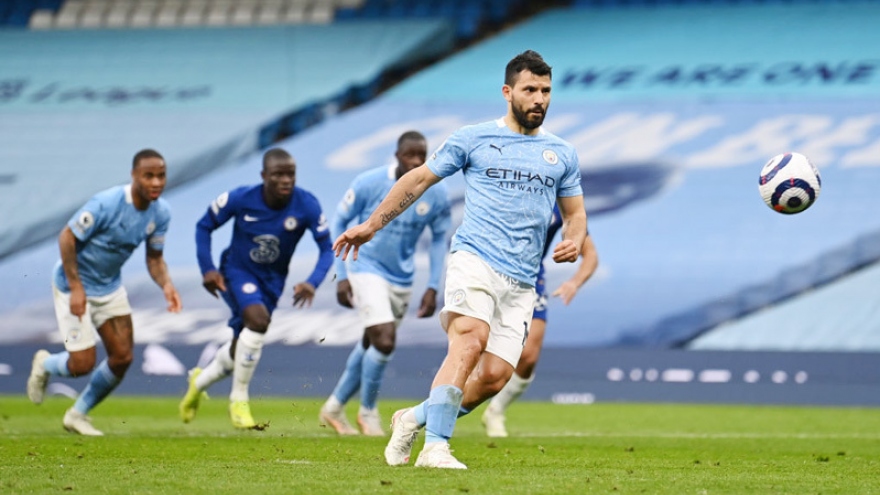 Aguero xin lỗi vì đá hỏng phạt đền khiến Man City chưa thể vô địch Ngoại hạng Anh