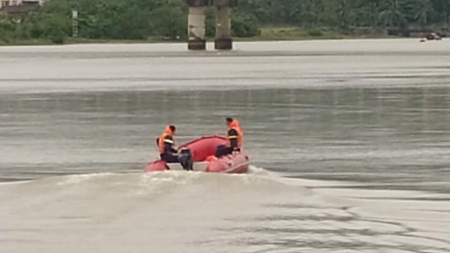 Phát hiện thi thể thầy giáo dưới sông Lam trên đầu có 3 vết đạn
