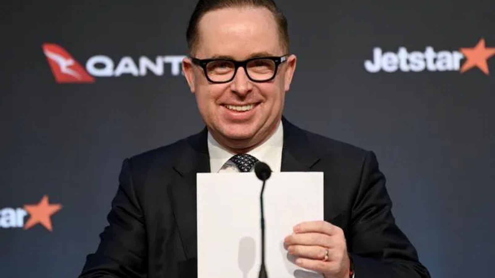 Hãng hàng không Qantas (Australia) tặng quà cho hành khách tiêm vaccine ngừa Covid-19