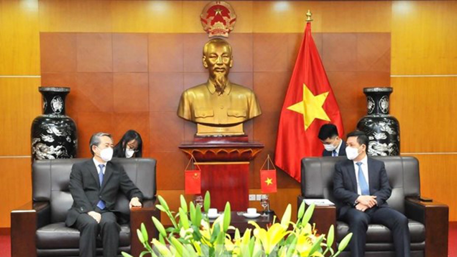 Vietnam, China to faciliate bilateral export-import