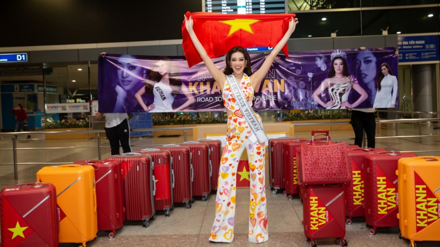 Khanh Van departs for Miss Universe 2021 pageant in US