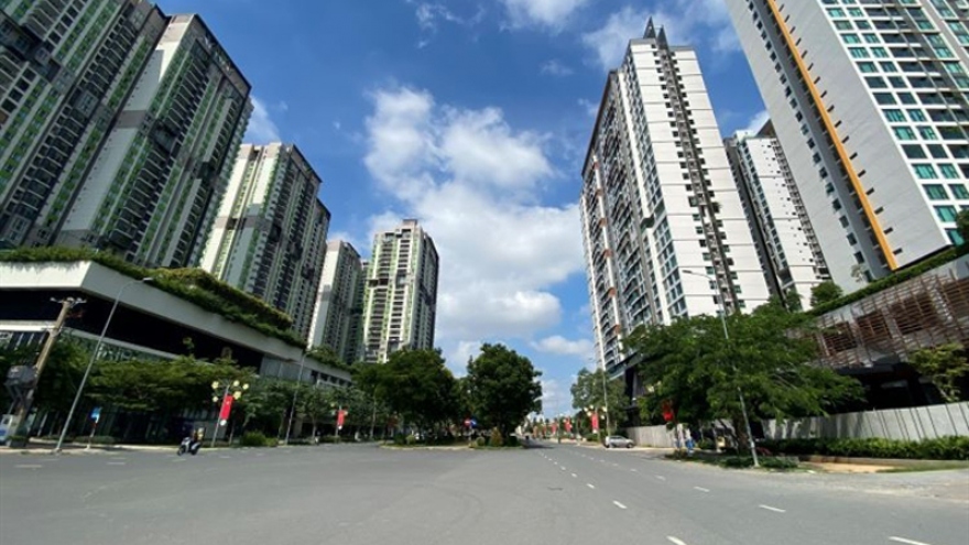 Social distancing order leaves HCM City deserted