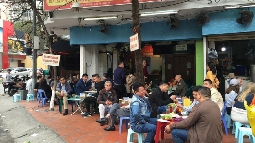 Hanoi closes beer restaurants to curb COVID-19 spread