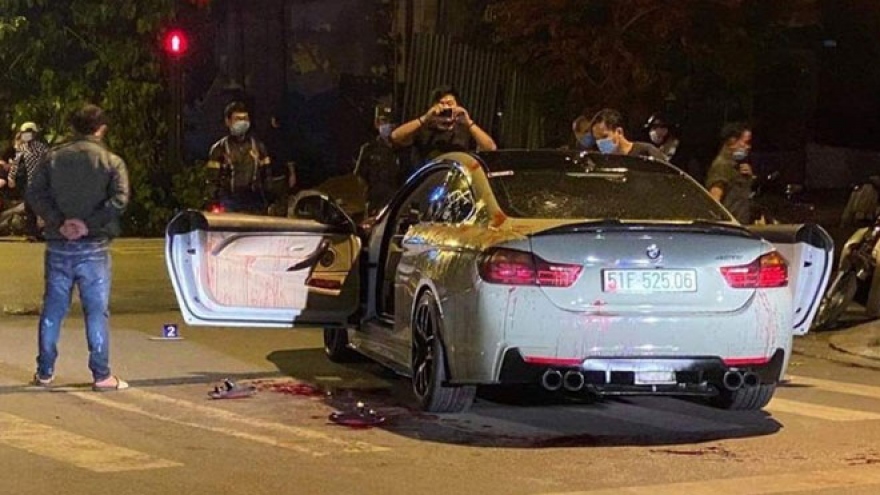 Hai người bị chém trọng thương vì tiếng pô BMW nổ to
