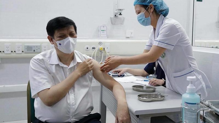 Bộ trưởng Bộ Y tế: Đảm bảo tiêm vaccine tới đâu an toàn tới đó