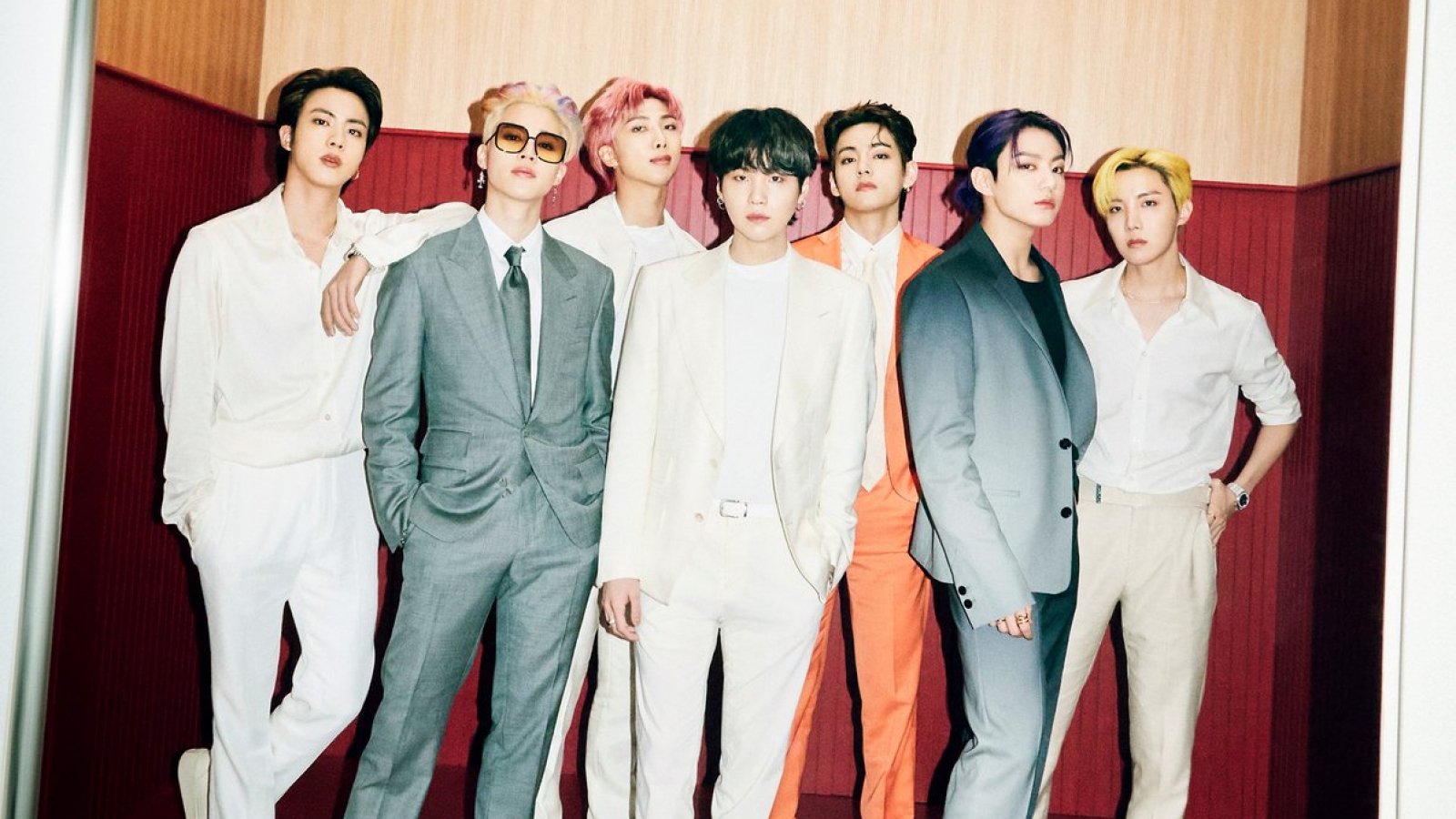 BTS tung teaser nhóm hé lộ tạo hình điển trai với màu tóc mới