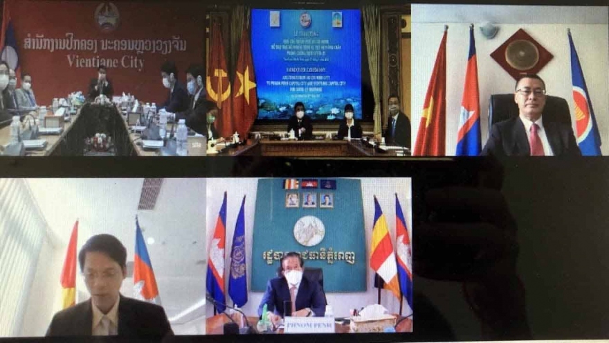 TP HCM trao quà hỗ trợ 2 thủ đô Phnom Penh và Vientiane