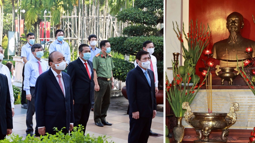 Chủ tịch nước dâng hương tưởng niệm Chủ tịch Hồ Chí Minh và các Anh hùng liệt sĩ