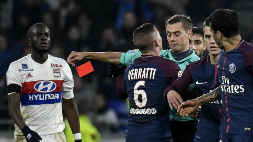 "Vua thẻ" người Pháp điều khiển trận chung kết Europa League giữa MU và Villarreal 