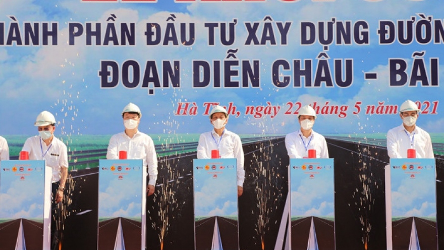 Khởi công cao tốc Bắc Nam đoạn Diễn Châu-Bãi Vọt dài gần 50km