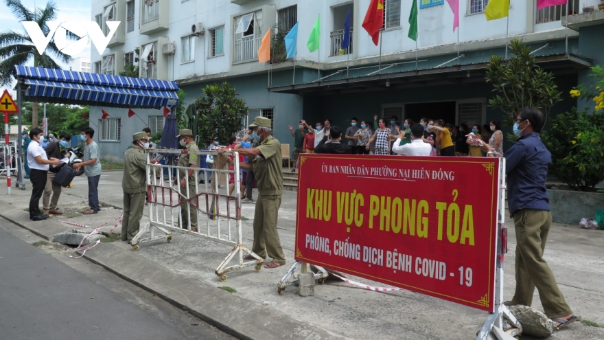 Da Nang lifts lockdown on some residential areas linked to COVID-19 outbreaks