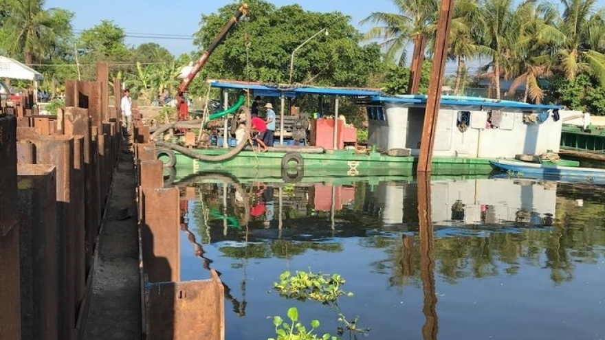 Tiền Giang tháo dỡ các đập ngăn mặn, đón nước ngọt vào nội đồng