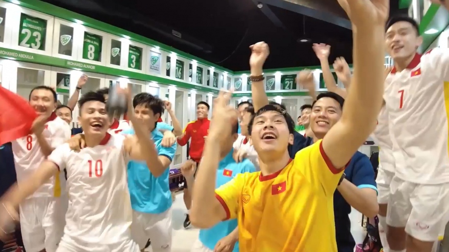 ĐT Futsal Việt Nam ăn mừng cuồng nhiệt sau khi giành vé dự World Cup