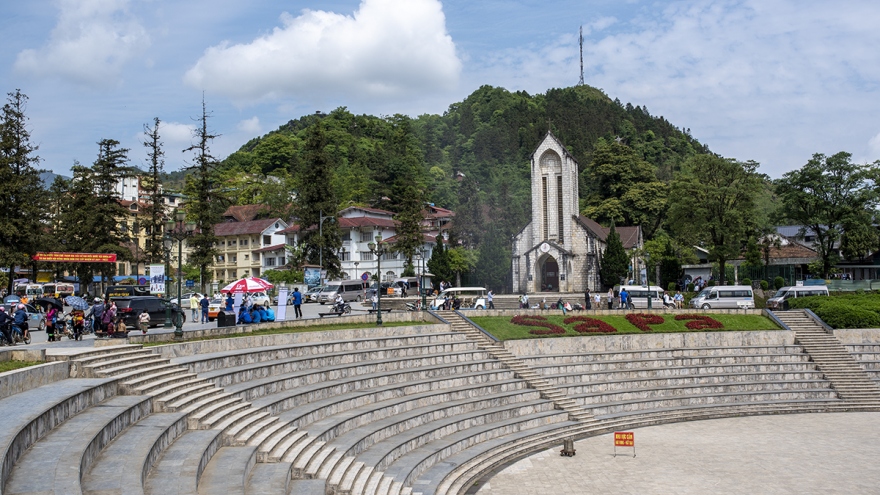 Lào Cai thu trên 200 tỷ đồng từ du lịch sau 4 ngày nghỉ lễ
