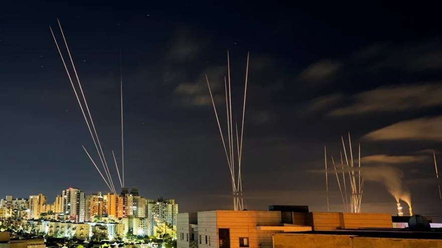 Lệnh ngừng bắn 2 giờ kết thúc, Israel hứng “mưa rocket” từ Dải Gaza