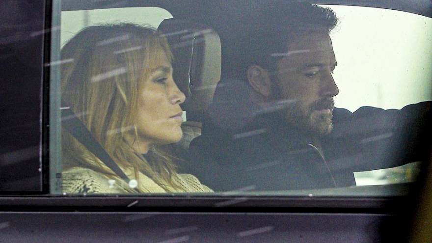 Jennifer Lopez đi nghỉ dưỡng cùng Ben Affleck sau khi hủy hôn