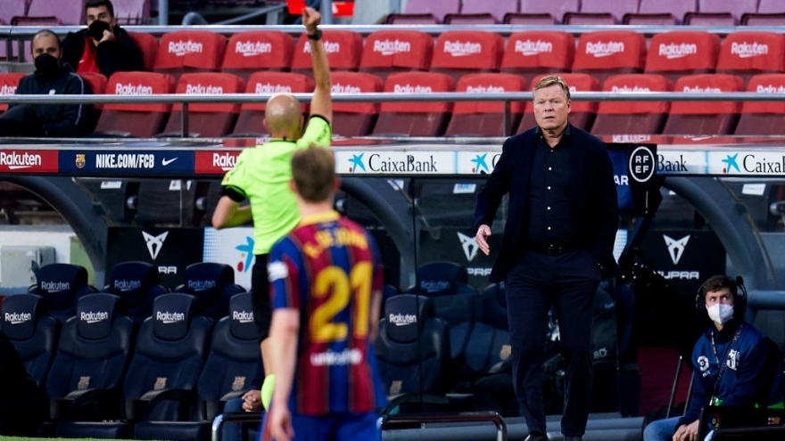 HLV Ronald Koeman bị cấm chỉ đạo 2 trận, Barca gấp rút kháng cáo