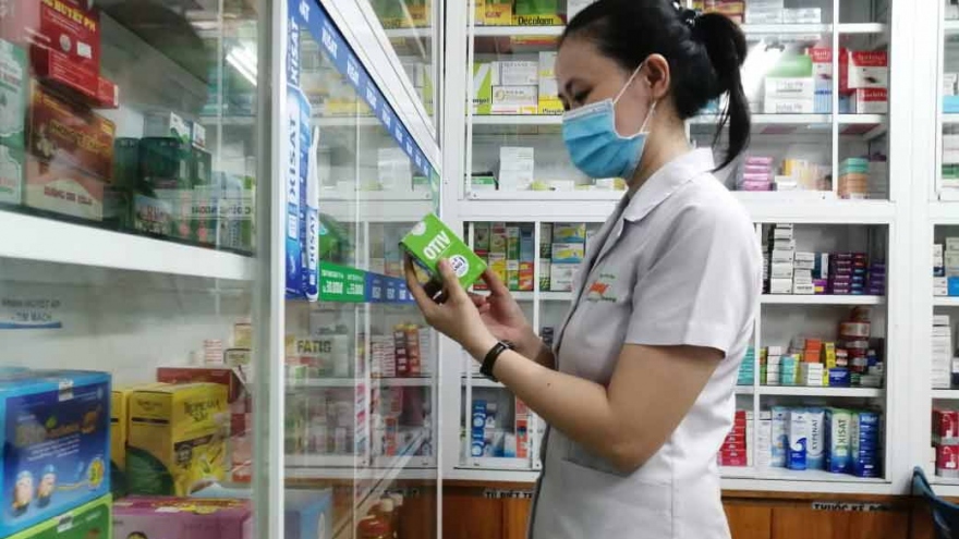 Người dân TP HCM mua thuốc ho, sốt tại các tiệm thuốc phải khai báo y tế