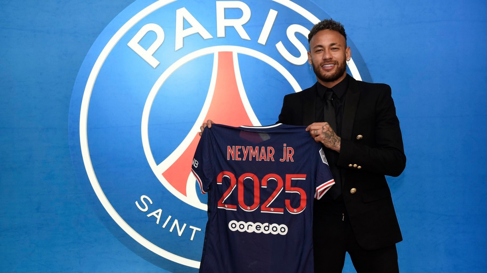 PSG chính thức “trói chân” Neymar tới năm 2025