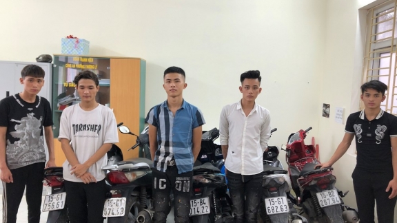 Tạm giữ hàng chục đối tượng gây rối công cộng 