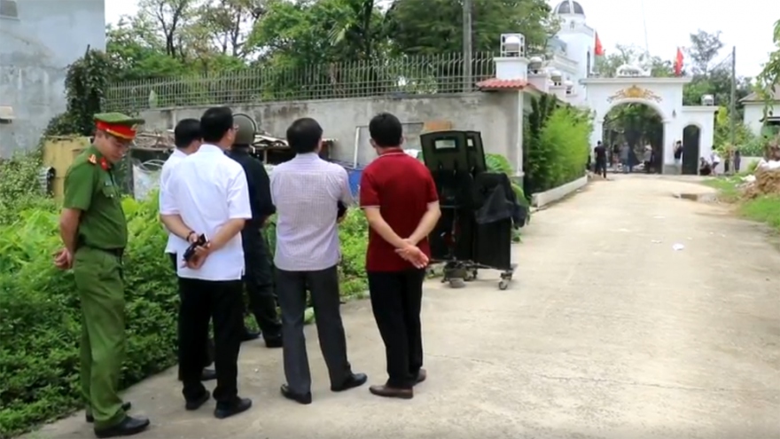 Kẻ bắn gục 2 người trước cổng “biệt phủ” bị khởi tố thêm tội danh