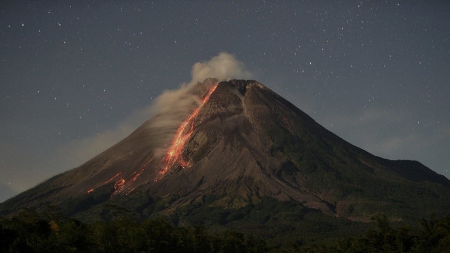 Núi lửa Merapi của Indonesia tiếp tục phun trào