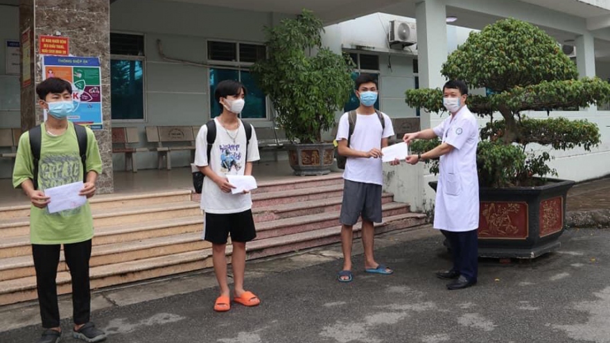 First 12 COVID-19 patients discharged from hospital in Bac Ninh hotspot