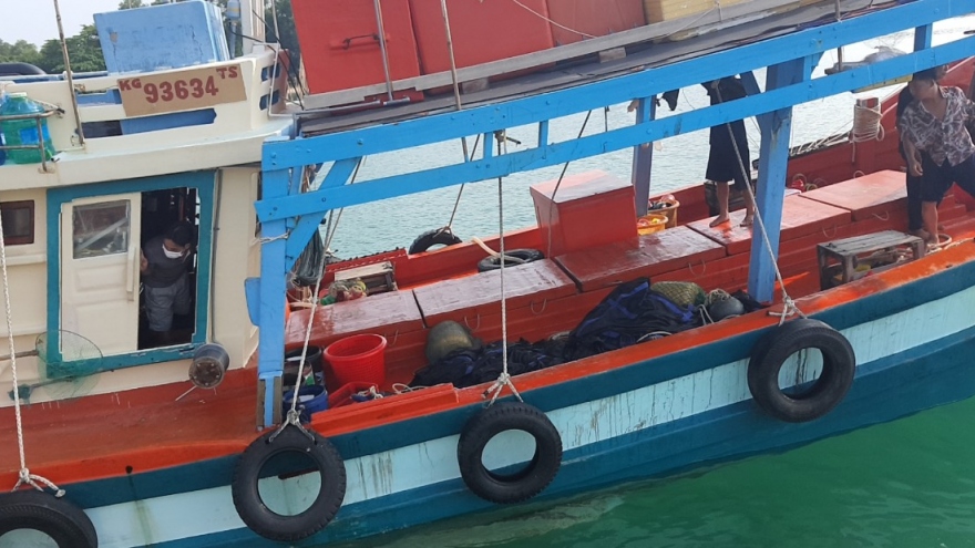 Một tàu cá bị bắt giữ khi từ Campuchia về vùng biển Việt Nam