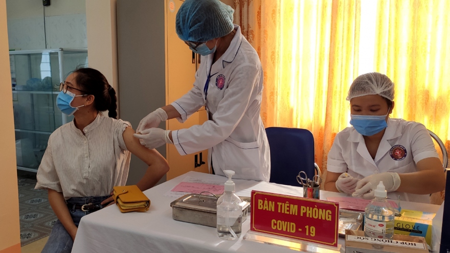 Lai Châu hoàn thành tiêm mũi 1 vaccine Covid-19 cho trên 3.700 người