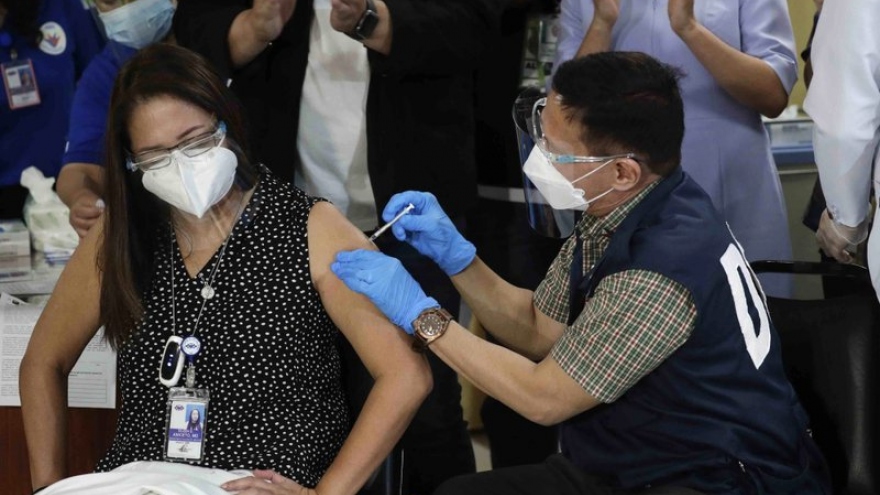 Philippines đứng thứ 9 Đông Nam Á về tỷ lệ tiêm chủng vaccine COVID-19