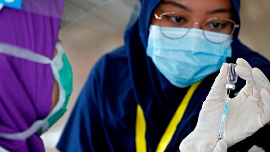 Có số ca Covid-19 cao nhất khu vực, Indonesia đặt mục tiêu miễn dịch cộng đồng cuối năm
