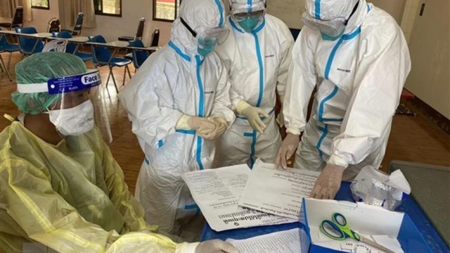 Vietnamese military medical experts help Laos fight COVID-19