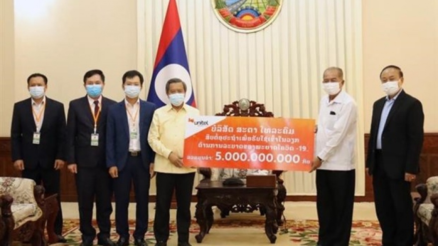 Vietnamese community in Laos joins hands in fighting COVID-19
