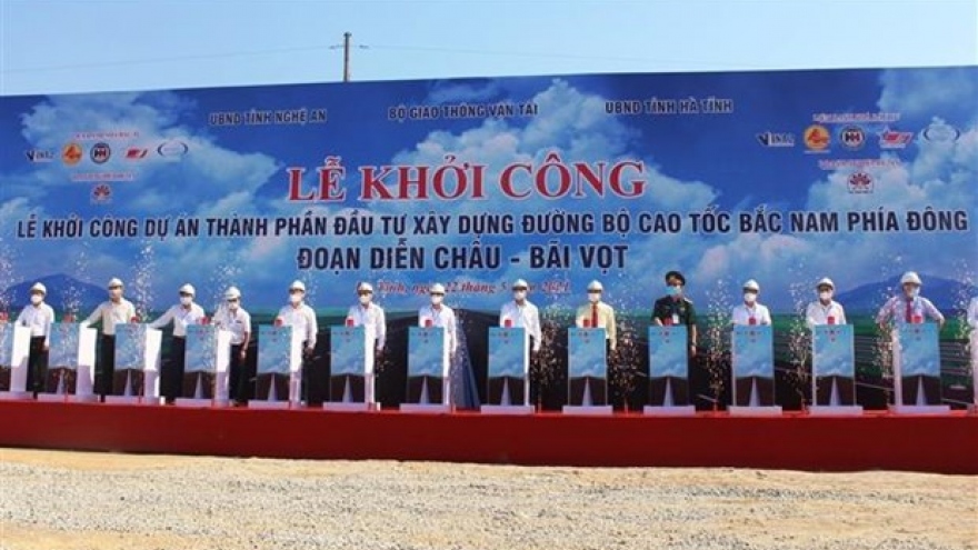 Construction of Dien Chau-Bai Vot section of North-South Expressway begins