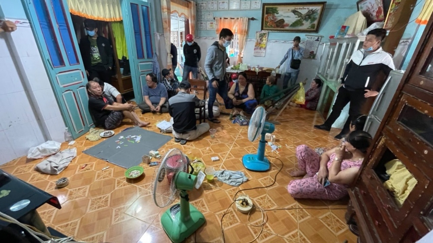 Bắt giam 3 đối tượng tổ chức cờ bạc ở Tiền Giang