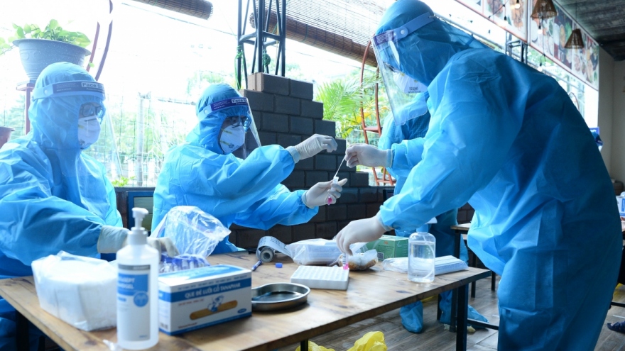 Phát hiện hơn 300 công nhân ở Bắc Giang dương tính SARS-CoV-2, Bộ Y tế họp khẩn