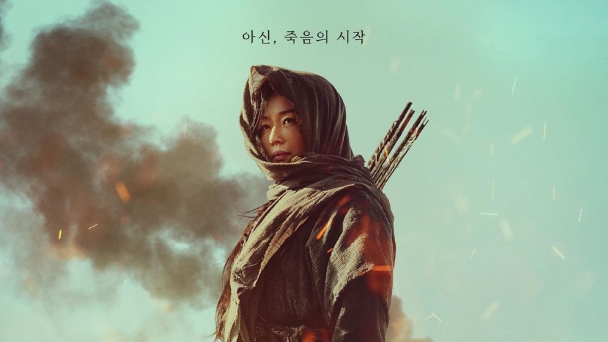 "Mợ chảnh" Jun Ji Hyun chính thức lộ diện trong trailer mới của ngoại truyện "Kingdom"