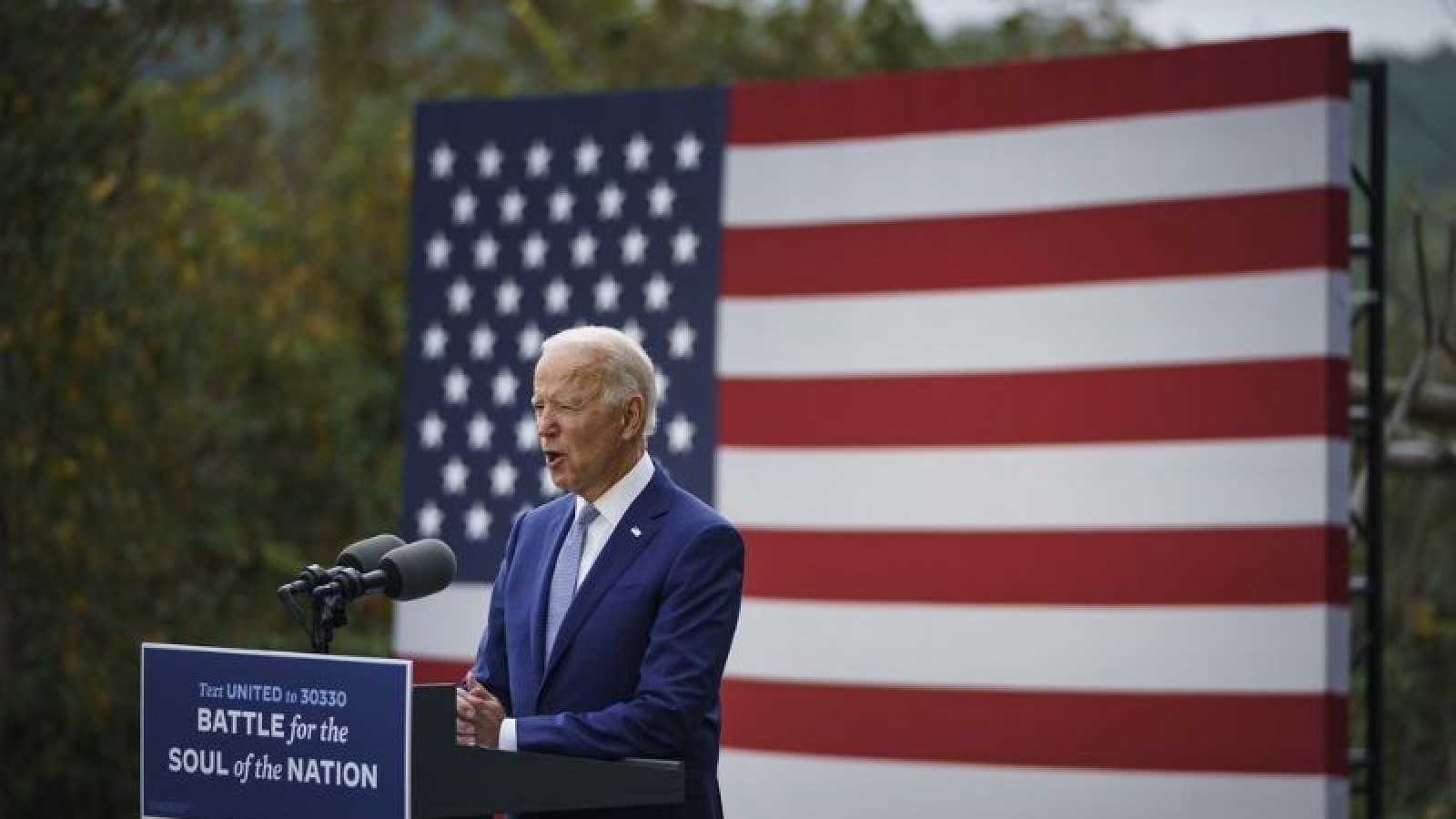 Tổng thống Joe Biden "xử" nhiều doanh nghiệp công nghệ Trung Quốc