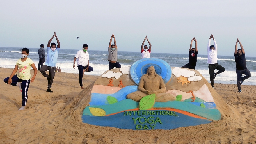 Thủ tướng Ấn Độ: "Yoga mang lại tia hy vọng giữa đại dịch Covid-19"