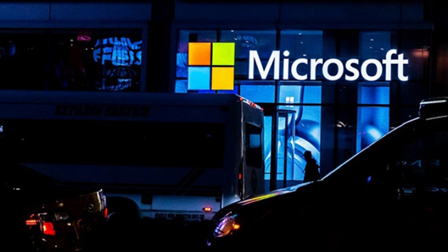 Hơn 21 năm, Microsoft mới có một CEO kiêm chủ tịch